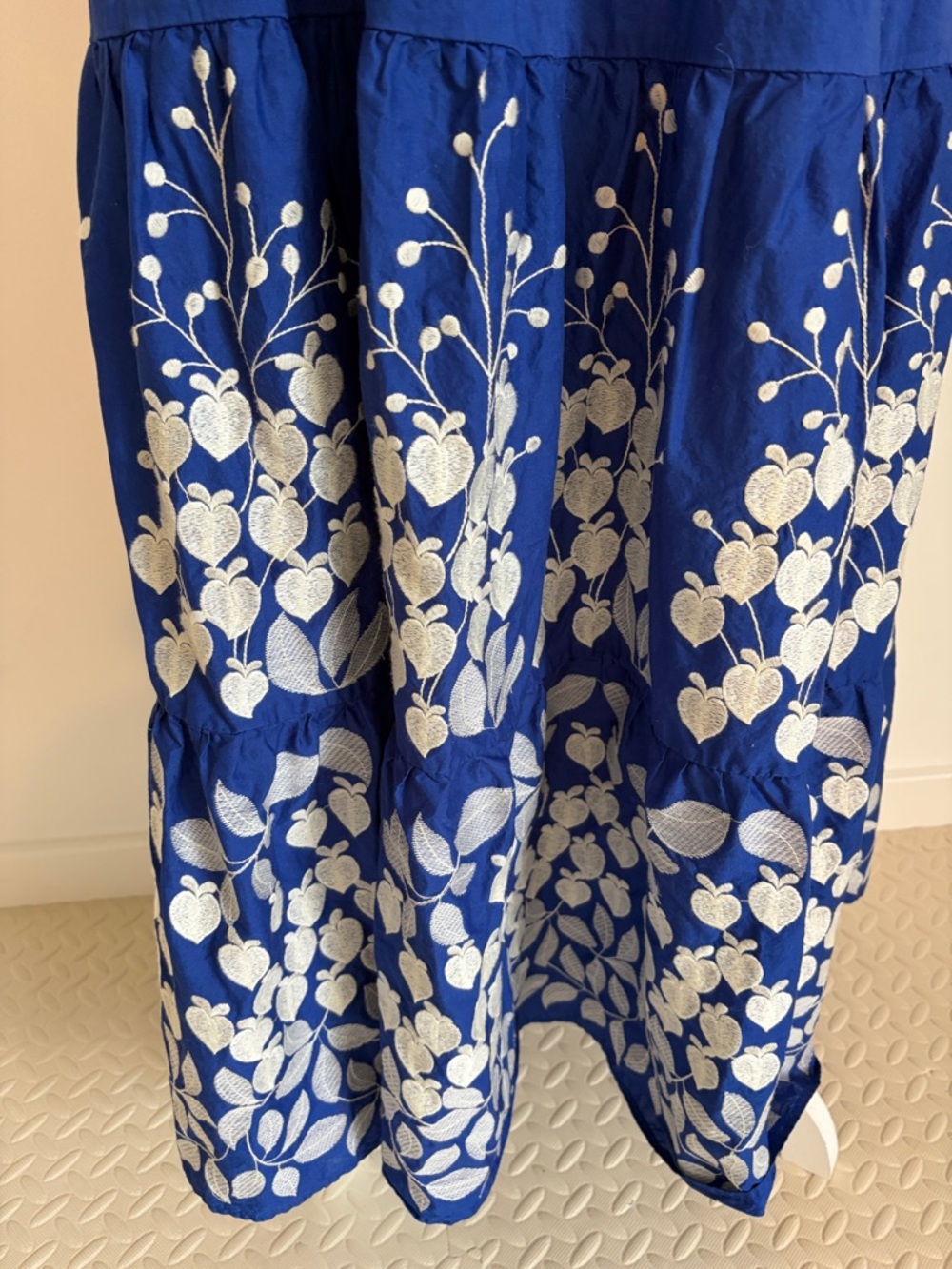 Boden Women’s Blue Tiered Midi Dress with White Floral Embroidery Size 10 - Picture 3 of 6